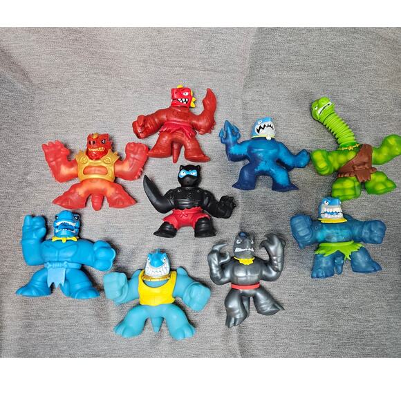 Heroes of Goo Jit Zu Lot of 8 Figures w/Ultra Rare Green Braxor - Picture 1 of 5